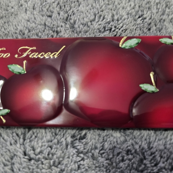 Too Faced Eye Shadow Palette - Picture 2 of 2